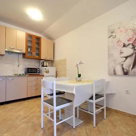 Vrdoljak Appartamento *
